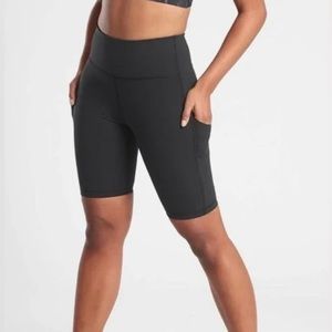 Athleta Ultimate Stash Pocket 9” Shorts